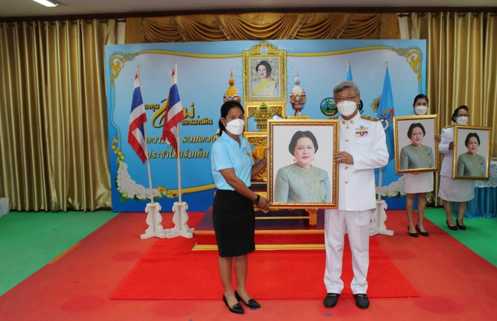 ??พช.ระยอง จัดพิธีมอบเงินพระราชทานขวัญถุงกองทุนแม่ของแผ่นดิน ประจำปี  2565