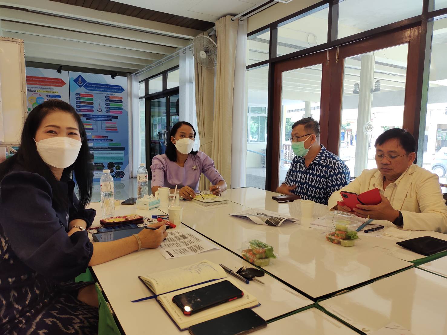 การประชุมเชิงปฏิบัติการตรวจติดตามผลการดำเนินงานของหน่วยรับตรวจ รายไตรมาส ครั้งที่ 4/2565 ณ ศูนย์ศึกษาและพัฒนาชุมชนชลบุรี อำเภอเมืองชลบุรี จังหวัดชลบุรี