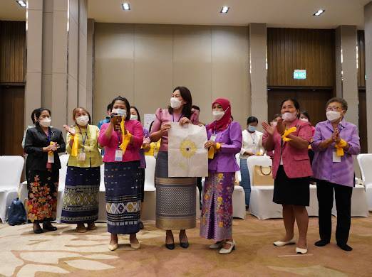 ?พช.ระยอง ร่วมโครงการเชิดชูเกียรติคนกองทุนพัฒนาบทบาทสตรีดีเด่น??วันที่ 3 – 5 กันยายน 2565 ณ โรงแรมทีเค.พาเลซ แอนด์ คอนเวนชั่น เขตหลักสี่ กรุงเทพฯ