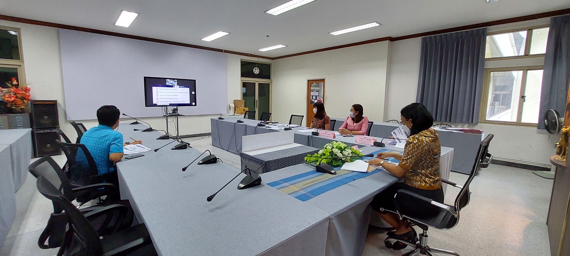 ?พช.ระยอง ร่วมประชุมชี้แจง เร่งรัด กำกับ ติดตามการดำเนินงานกองทุนพัฒนาบทบาทสตรี ผ่านระบบวีดิทัศน์ทางไกล (Video Conference) ครั้งที่ 6/2565