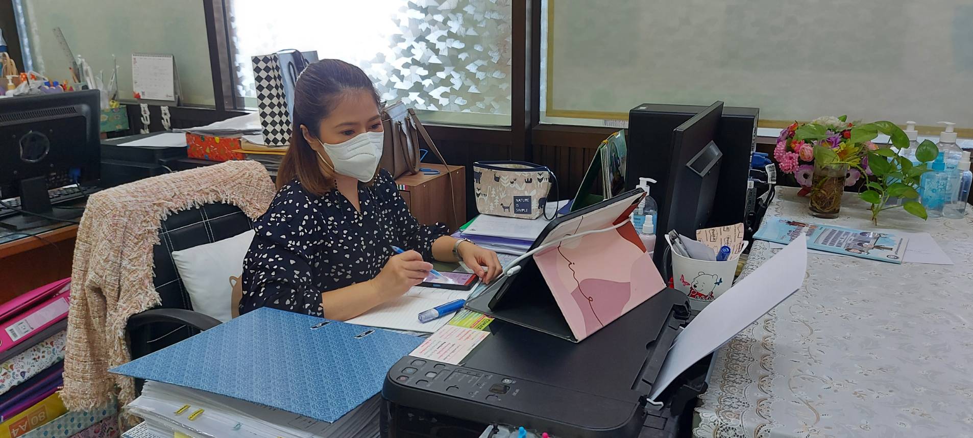 ?พช.ระยอง ร่วมประชุมซักซ้อมแนวทางการตรวจสอบบัญชีเงินฝากธนาคารและการยืนยันลูกหนี้กองทุนพัฒนาบทบาทสตรี ผ่านระบบออนไลน์ (Zoom Cloud Meeting)