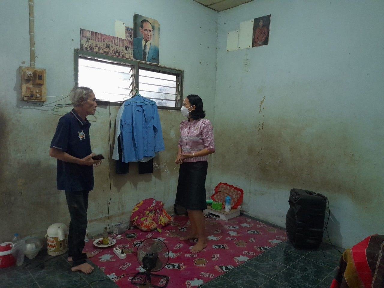 พช.ระยอง ลงพื้นที่บูรณาการให้ความช่วยเหลือครัวเรือนเป้าหมายการดำเนินงานขจัดความยากจนและพัฒนาคนทุกช่วงวัยอย่างยั่งยืนตามหลักปรัชญาของเศรษฐกิจพอเพียงจังหวัดระยอง