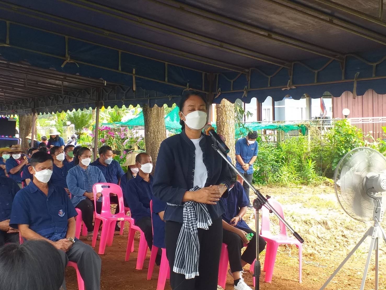 พช.ระยอง ร่วมกับ พช.เขาชะเมา จัดงานรวมพลคนโคก หนอง นา เอามื้อสามัคคี จังหวัดระยอง