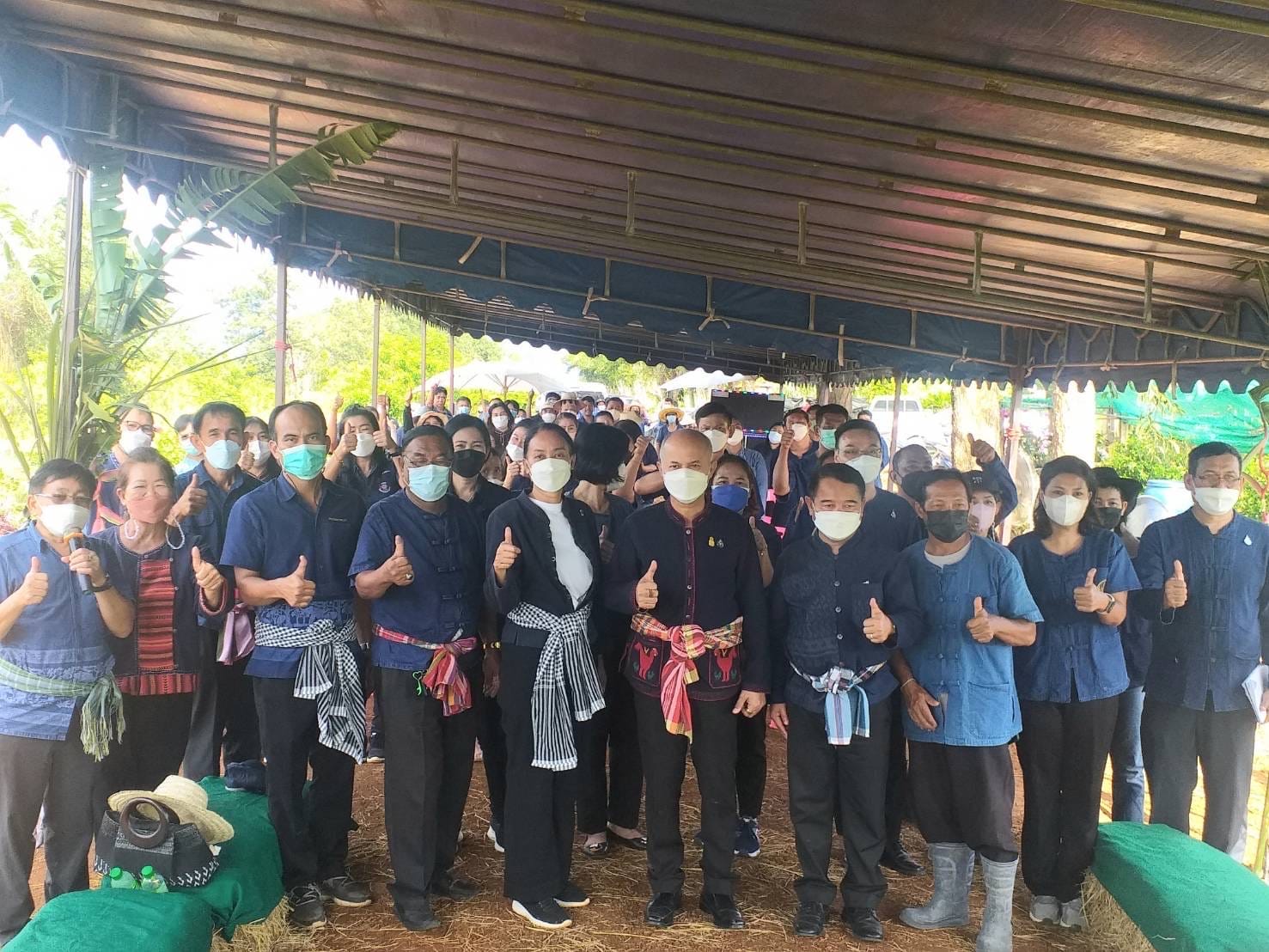 พช.ระยอง ร่วมกับ พช.เขาชะเมา จัดงานรวมพลคนโคก หนอง นา เอามื้อสามัคคี จังหวัดระยอง