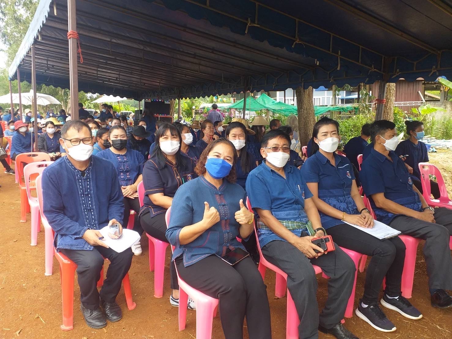 พช.ระยอง ร่วมกับ พช.เขาชะเมา จัดงานรวมพลคนโคก หนอง นา เอามื้อสามัคคี จังหวัดระยอง