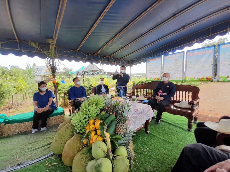 พช.ระยอง ร่วมกับ พช.เขาชะเมา จัดงานรวมพลคนโคก หนอง นา เอามื้อสามัคคี จังหวัดระยอง