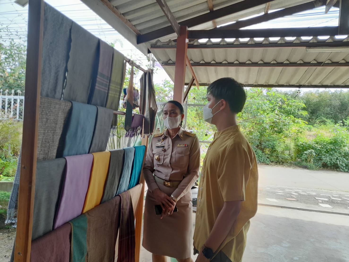 ?พช ระยอง ขับเคลื่อนการดำเนินงานส่งเสริมการใช้และสวมใส่ผ้าไทย “ผ้าไทย ใส่ให้สนุก”