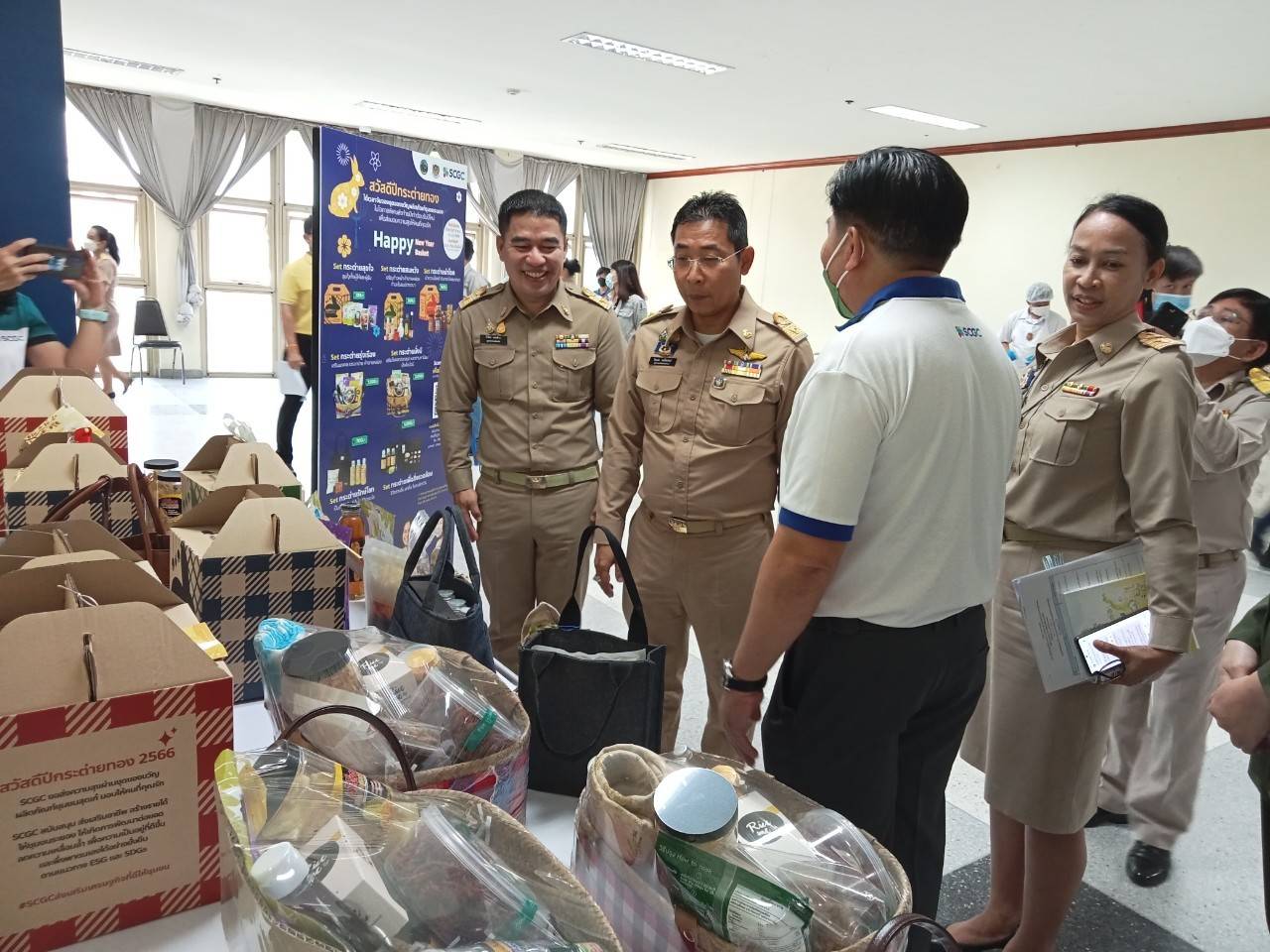 ?จังหวัดระยอง  ขับเคลื่อนการดำเนินงานประชาสัมพันธ์ผลิตภัณฑ์ OTOP เพื่อเป็นกระเช้าของขวัญ ของฝาก ช่วงเทศกาลปีใหม่ ปี 2566???