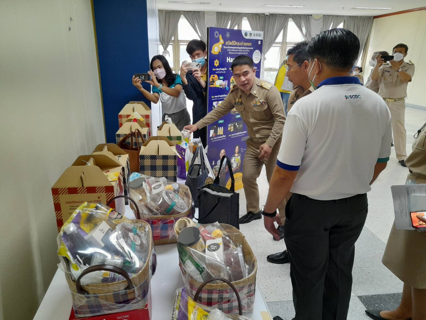 ?จังหวัดระยอง  ขับเคลื่อนการดำเนินงานประชาสัมพันธ์ผลิตภัณฑ์ OTOP เพื่อเป็นกระเช้าของขวัญ ของฝาก ช่วงเทศกาลปีใหม่ ปี 2566???