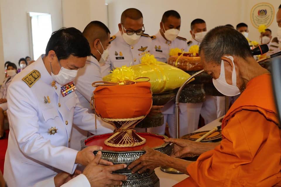 พช.ระยอง ร่วมพิธีถวายผ้าพระกฐินพระราชทานของกรมการพัฒนาชุมชน  ประจำปี 2565