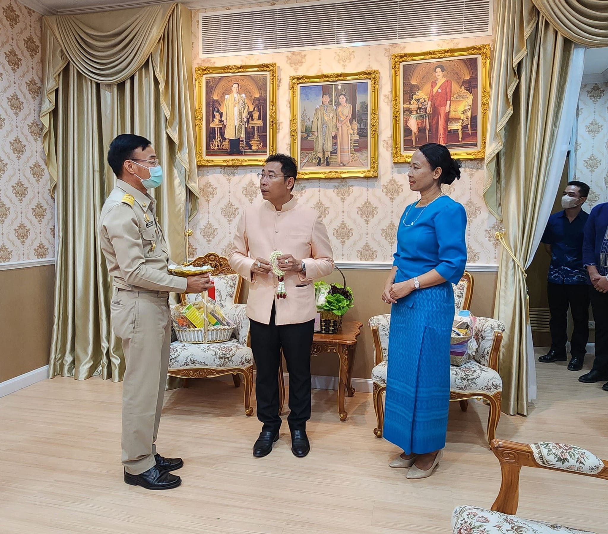 ?พช.ระยอง ร่วมอวยพรเนื่องในวันปีใหม่แด่ผู้ว่าราชการจังหวัดระยอง