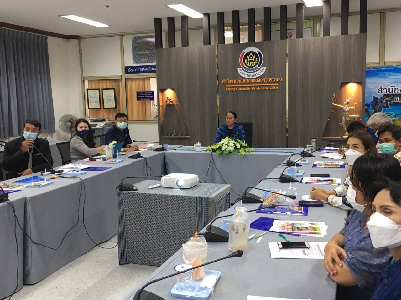 จังหวัดระยอง โดยสำนักงานพัฒนาชุมชนจังหวัดระยอง  จัดประชุมเชิงปฏิบัติการเพิ่มศักยภาพงานทุนชุมชนเสริมสร้างธรรมาภิบาลและการเข้าถึงแหล่งทุน