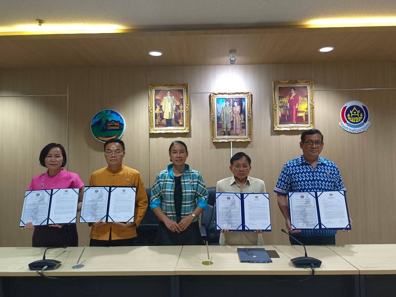 ?พช.ระยอง  ประชุมคณะทำงานพิจารณาจัดทำข้อตกลงตัวชี้วัด และค่าเป้าหมายการปฏิบัติราชการของข้าราชการ สังกัดสำนักงานพัฒนาชุมชนจังหวัดระยอง ประจำปีงบประมาณ พ.ศ. 2566