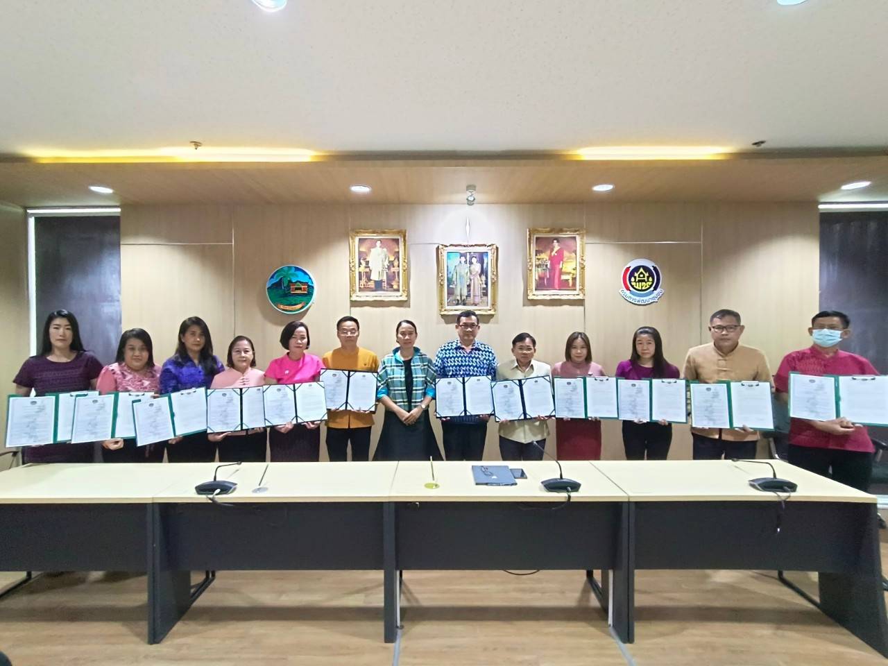 ?พช.ระยอง  ประชุมคณะทำงานพิจารณาจัดทำข้อตกลงตัวชี้วัด และค่าเป้าหมายการปฏิบัติราชการของข้าราชการ สังกัดสำนักงานพัฒนาชุมชนจังหวัดระยอง ประจำปีงบประมาณ พ.ศ. 2566