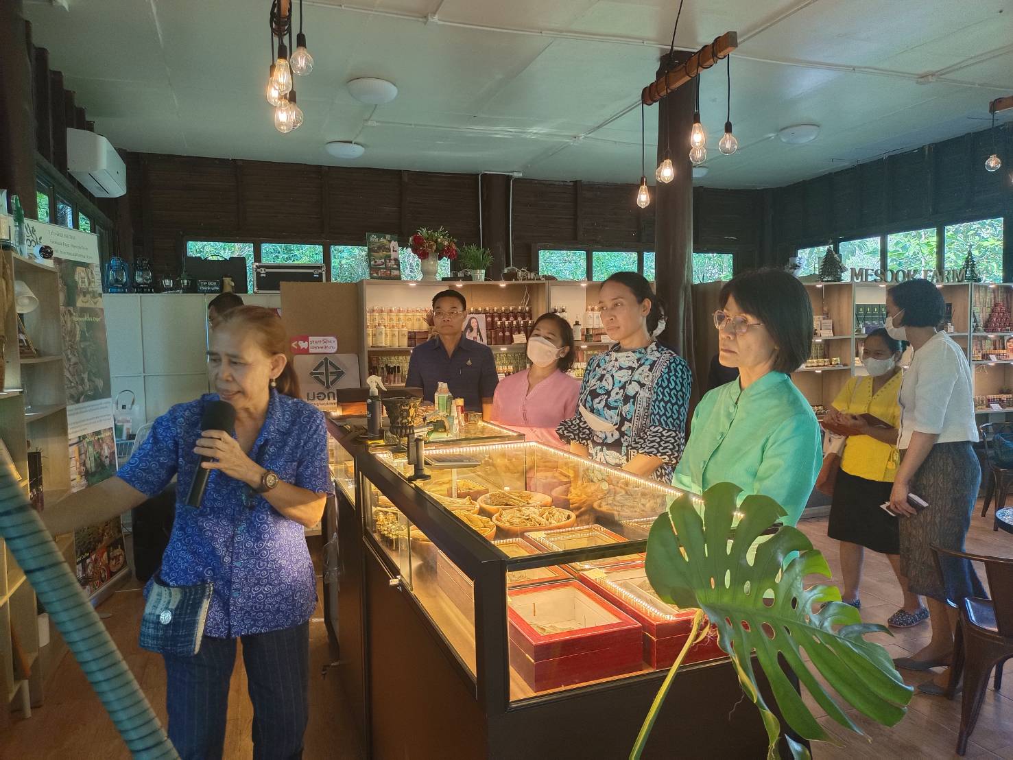 ?? พช.ระยองรับการตรวจติดตามผลการดำเนินงานของผู้ตรวจราชการกรมการพัฒนาชุมชน (นางสงวน มะเสนา)