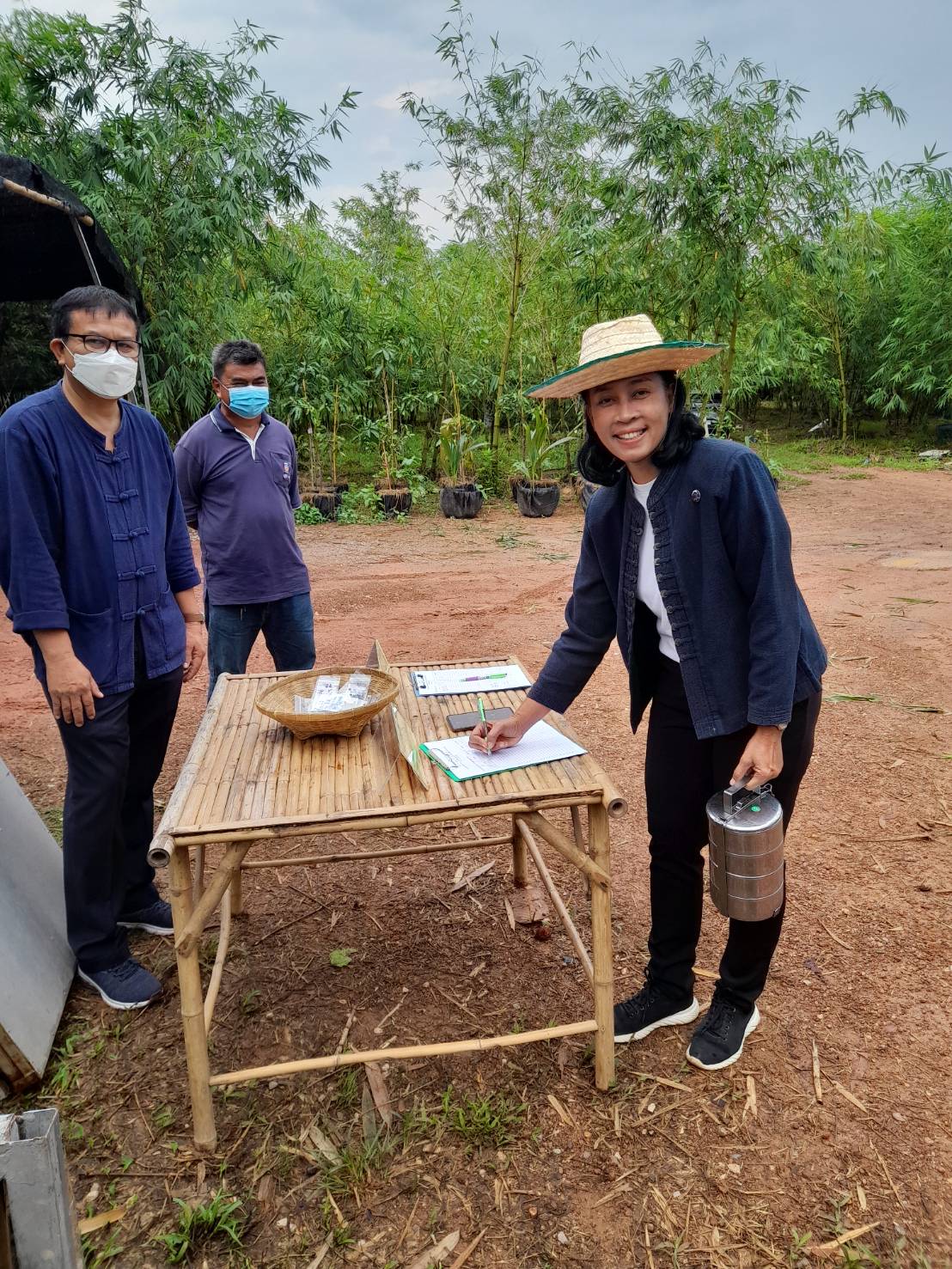 ? พช.ระยอง ขับเคลื่อนกิจกรรม “รวมพลคน โคก หนอง นา เอามื้อสามัคคี” จังหวัดระยอง ครั้งที่ 3/2566?