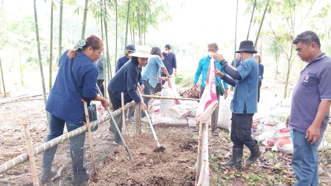 ? พช.ระยอง ขับเคลื่อนกิจกรรม “รวมพลคน โคก หนอง นา เอามื้อสามัคคี” จังหวัดระยอง ครั้งที่ 3/2566?