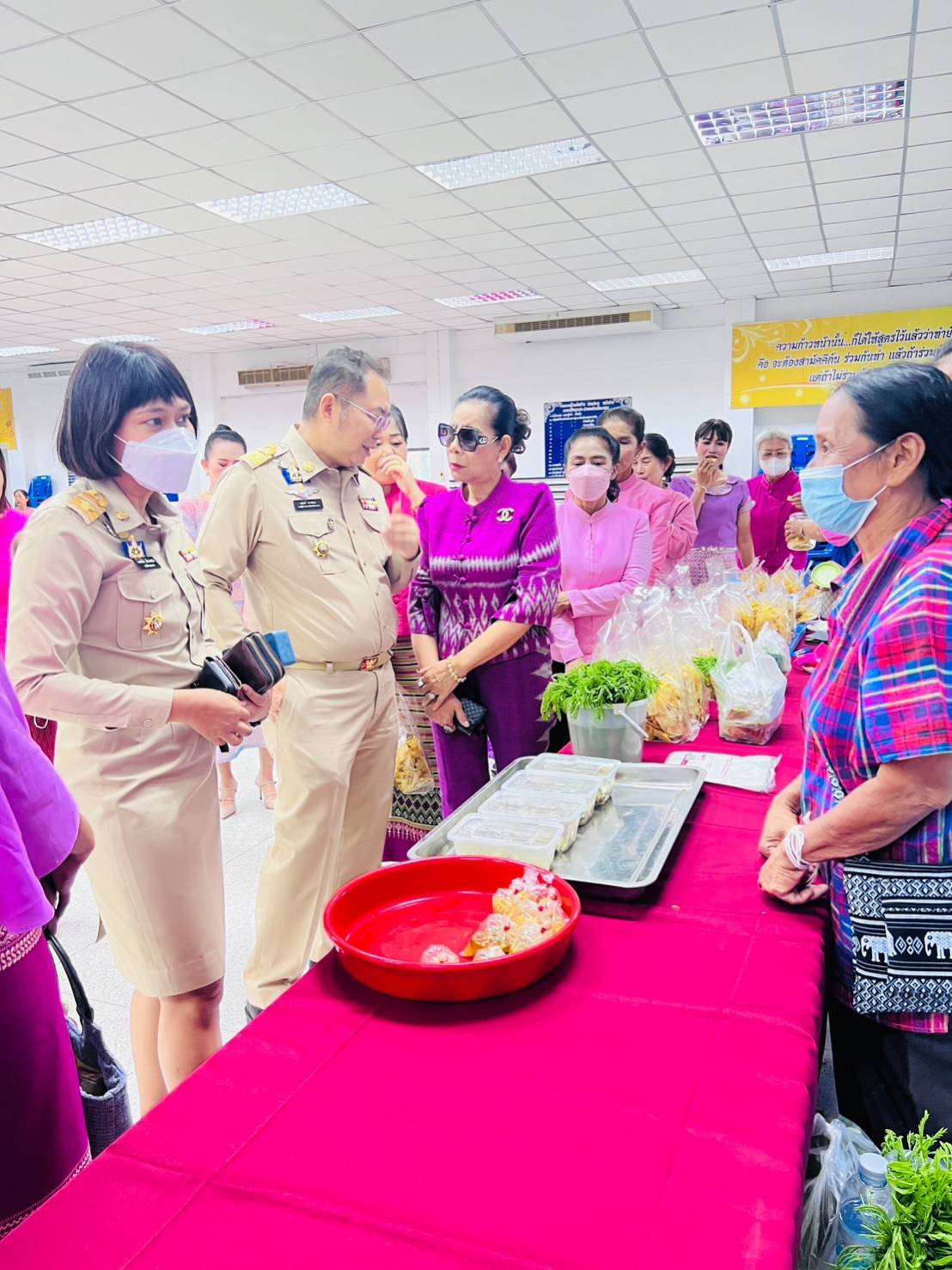 พช.ระยอง เข้าร่วมโครงการ”มหกรรมลดความเดือดร้อนลูกหนี้กองทุนพัฒนาบทบาทสตรีจังหวัดระยอง”