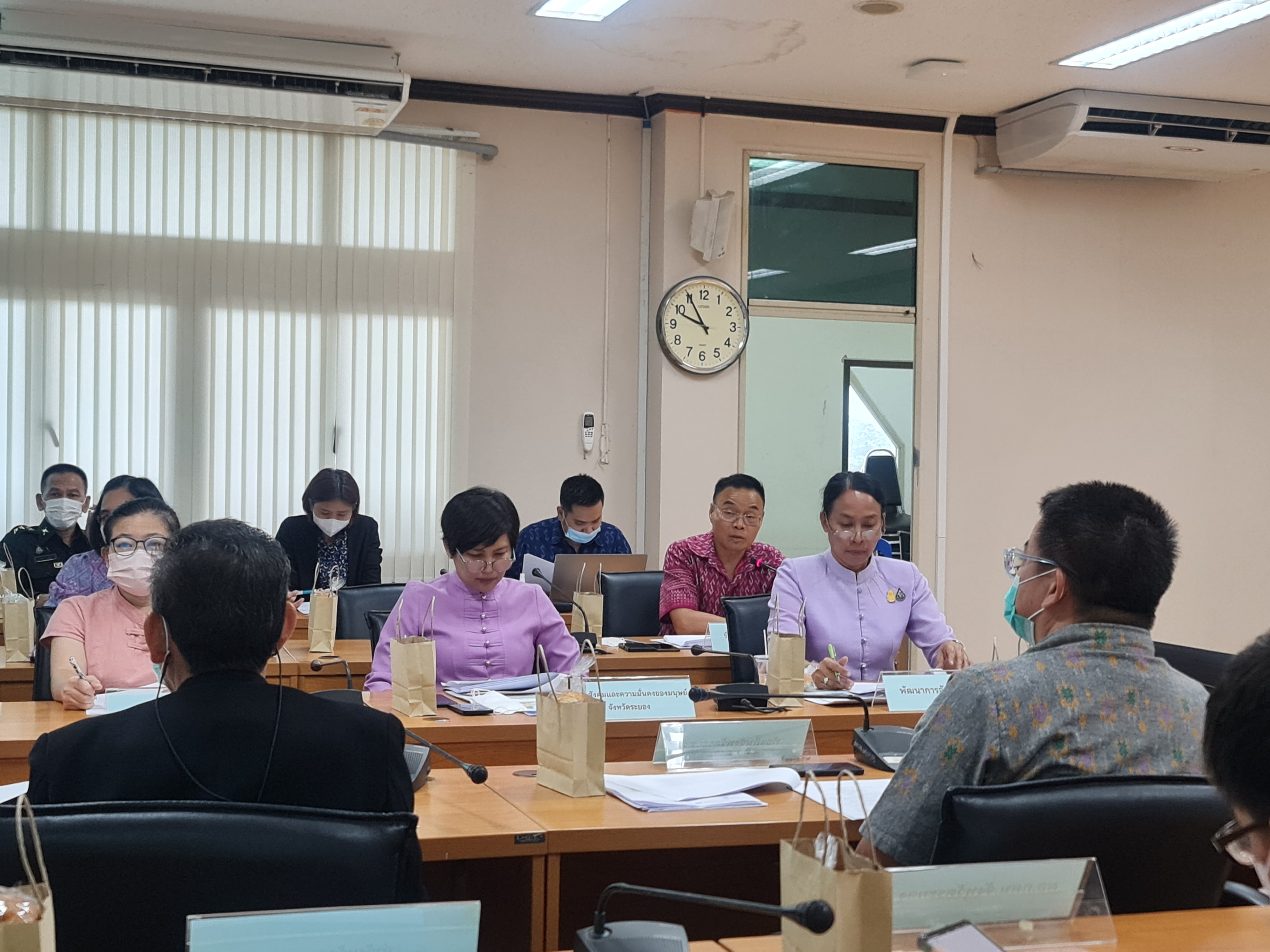 พช.ระยอง จัดประชุมคณะกรรมการบริหารศูนย์อำนวยการขจัดความยากจนและพัฒนาคนทุกช่วงวัยอย่างยั่งยืนตามหลักปรัชญาของเศรษฐกิจพอเพียงจังหวัดระยอง (คจพ.จ.ระยอง) ครั้งที่ 3/2566