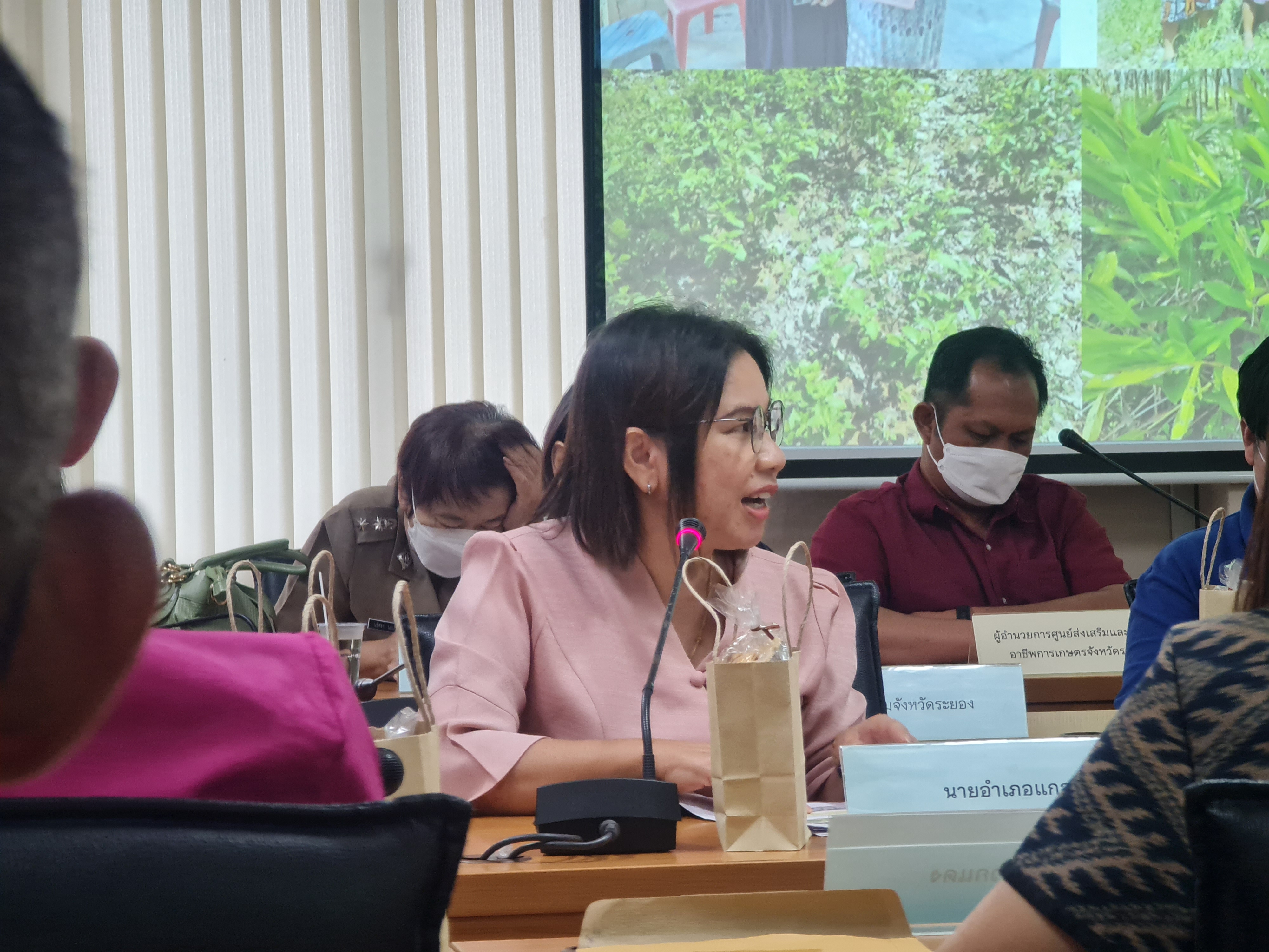 พช.ระยอง จัดประชุมคณะกรรมการบริหารศูนย์อำนวยการขจัดความยากจนและพัฒนาคนทุกช่วงวัยอย่างยั่งยืนตามหลักปรัชญาของเศรษฐกิจพอเพียงจังหวัดระยอง (คจพ.จ.ระยอง) ครั้งที่ 3/2566