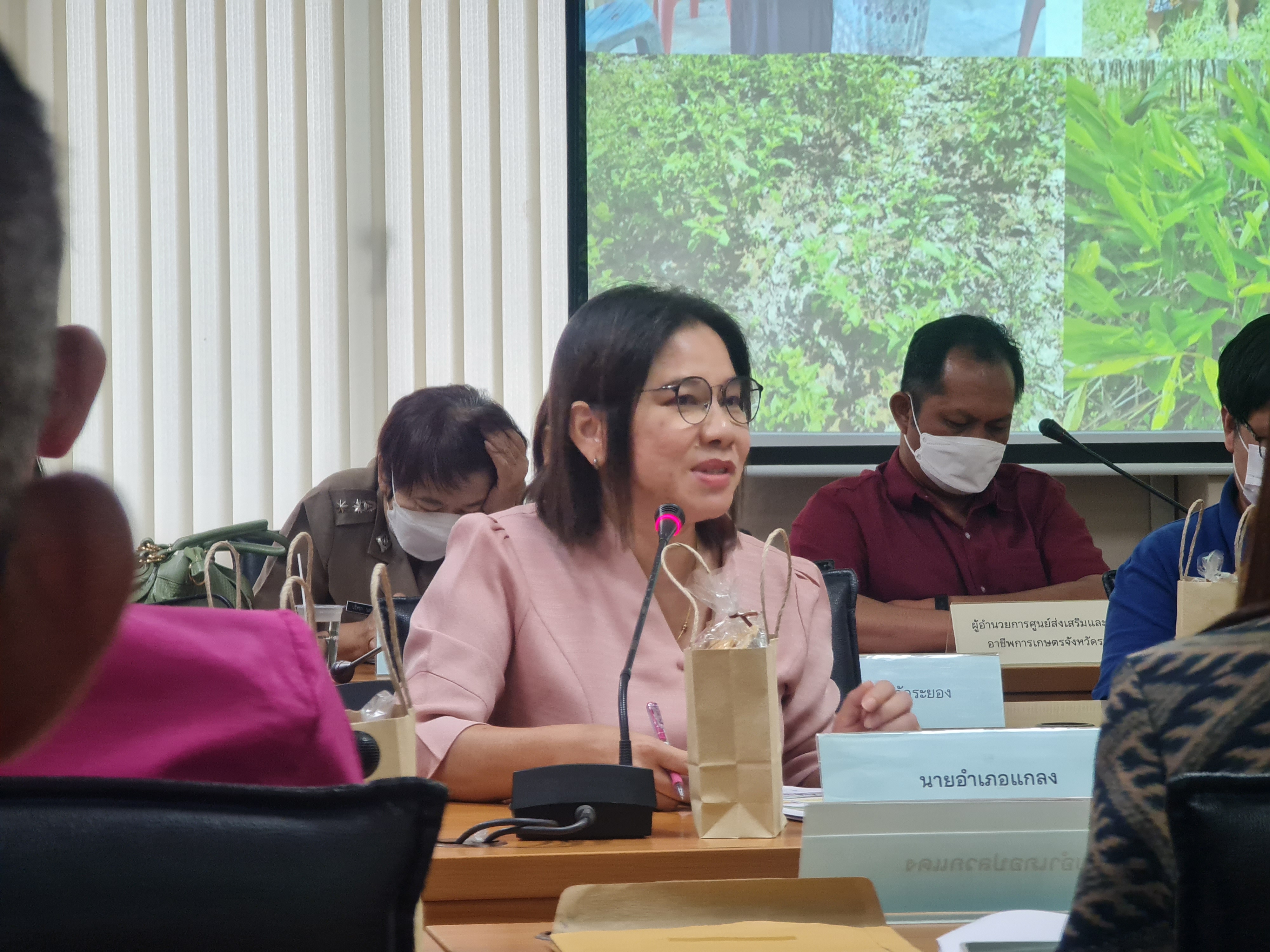 พช.ระยอง จัดประชุมคณะกรรมการบริหารศูนย์อำนวยการขจัดความยากจนและพัฒนาคนทุกช่วงวัยอย่างยั่งยืนตามหลักปรัชญาของเศรษฐกิจพอเพียงจังหวัดระยอง (คจพ.จ.ระยอง) ครั้งที่ 3/2566