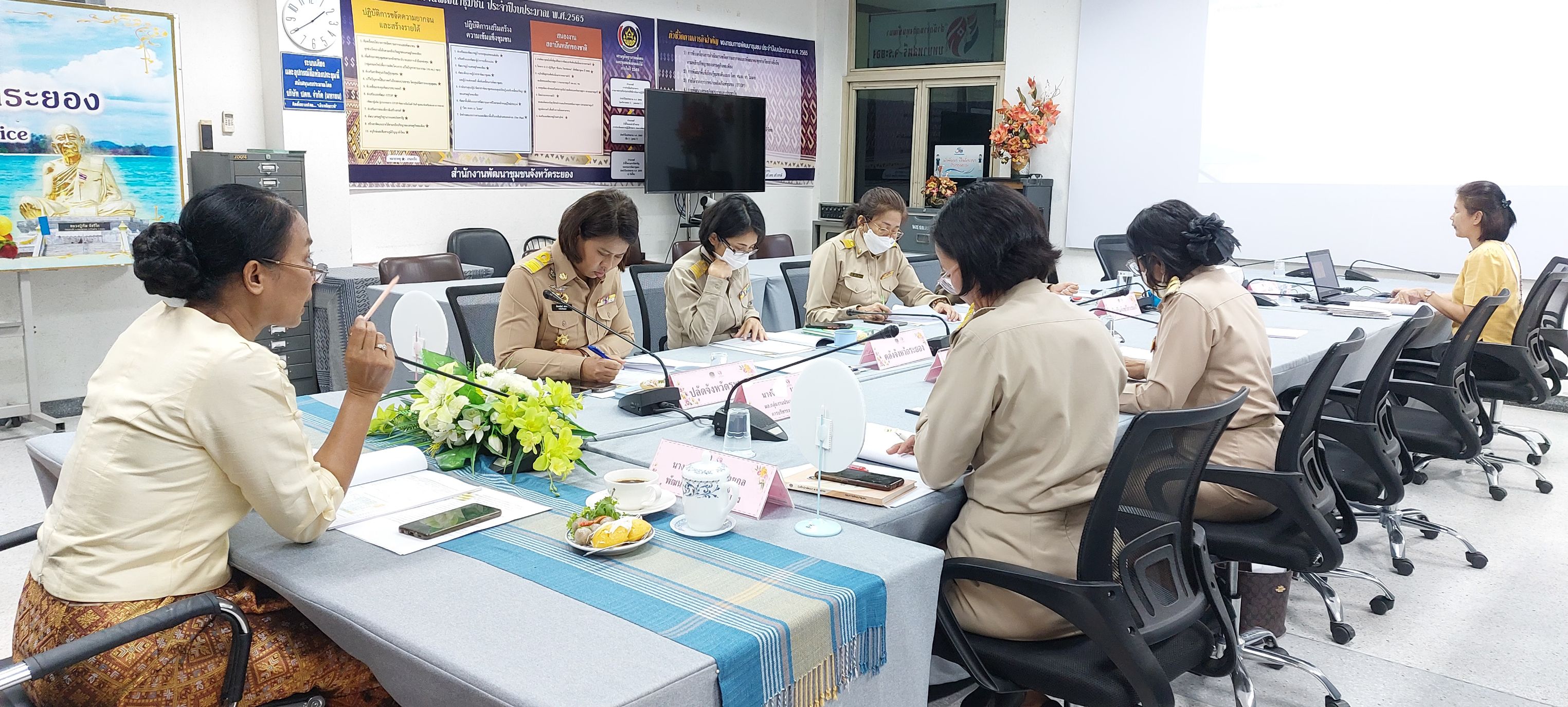 ”พช.ระยอง ประชุมคณะอนุกรรมการบริหารกองทุนพัฒนาบทบาทสตรีระดับจังหวัด ครั้งที่ 6/2566” ? วันอังคารที่ 24 กรกฎาคม 2566 เวลา 13.30 น. ณ ห้องประชุมสำนักงานพัฒนาชุมชน ชั้น 3 ศูนย์ราชการจังหวัดระยอง