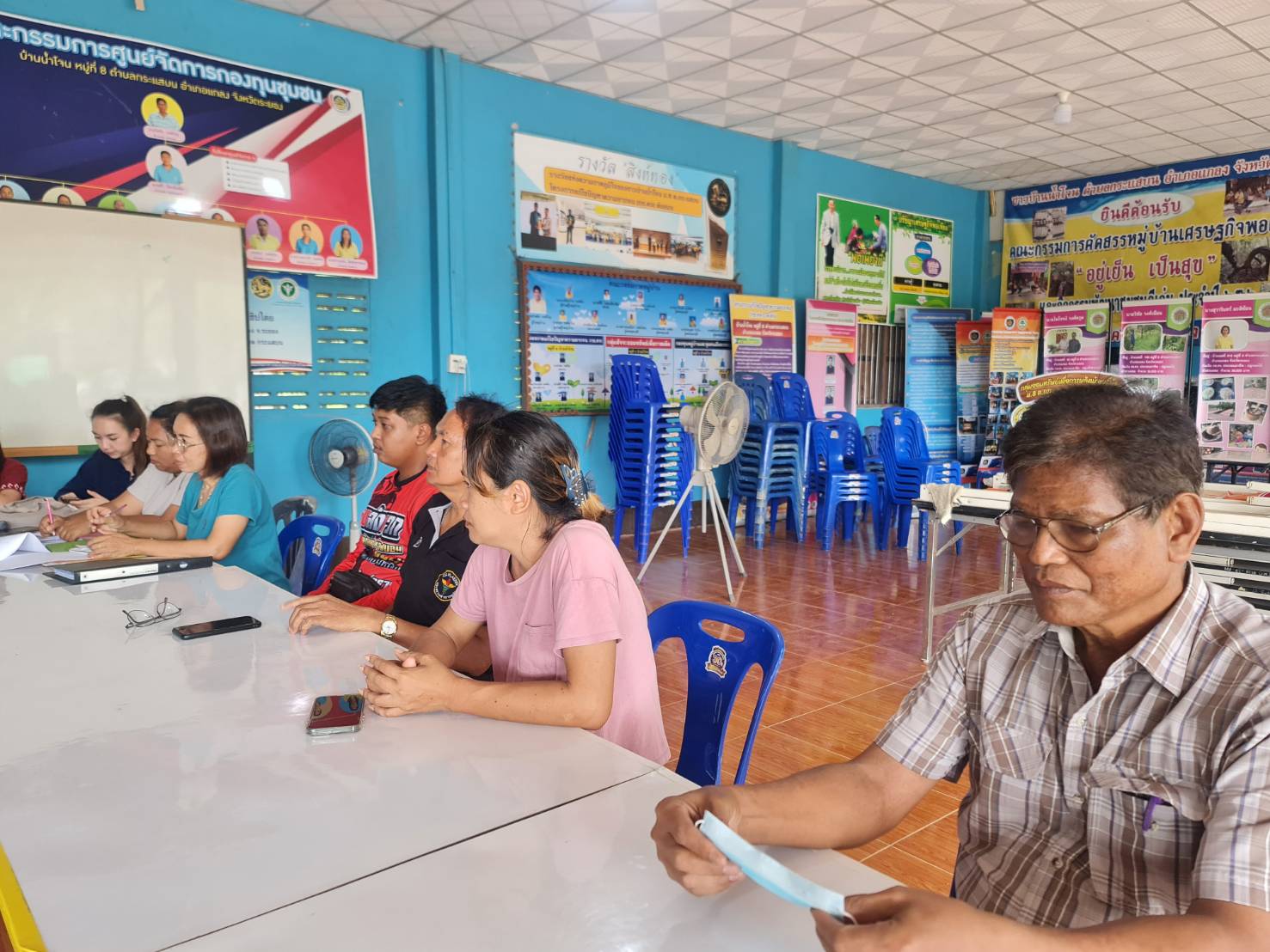 พช.ระยอง ลงพื้นที่เสริมศักยภาพ “กลุ่มออมทรัพย์เพื่อการผลิตบ้านน้ำโจน”