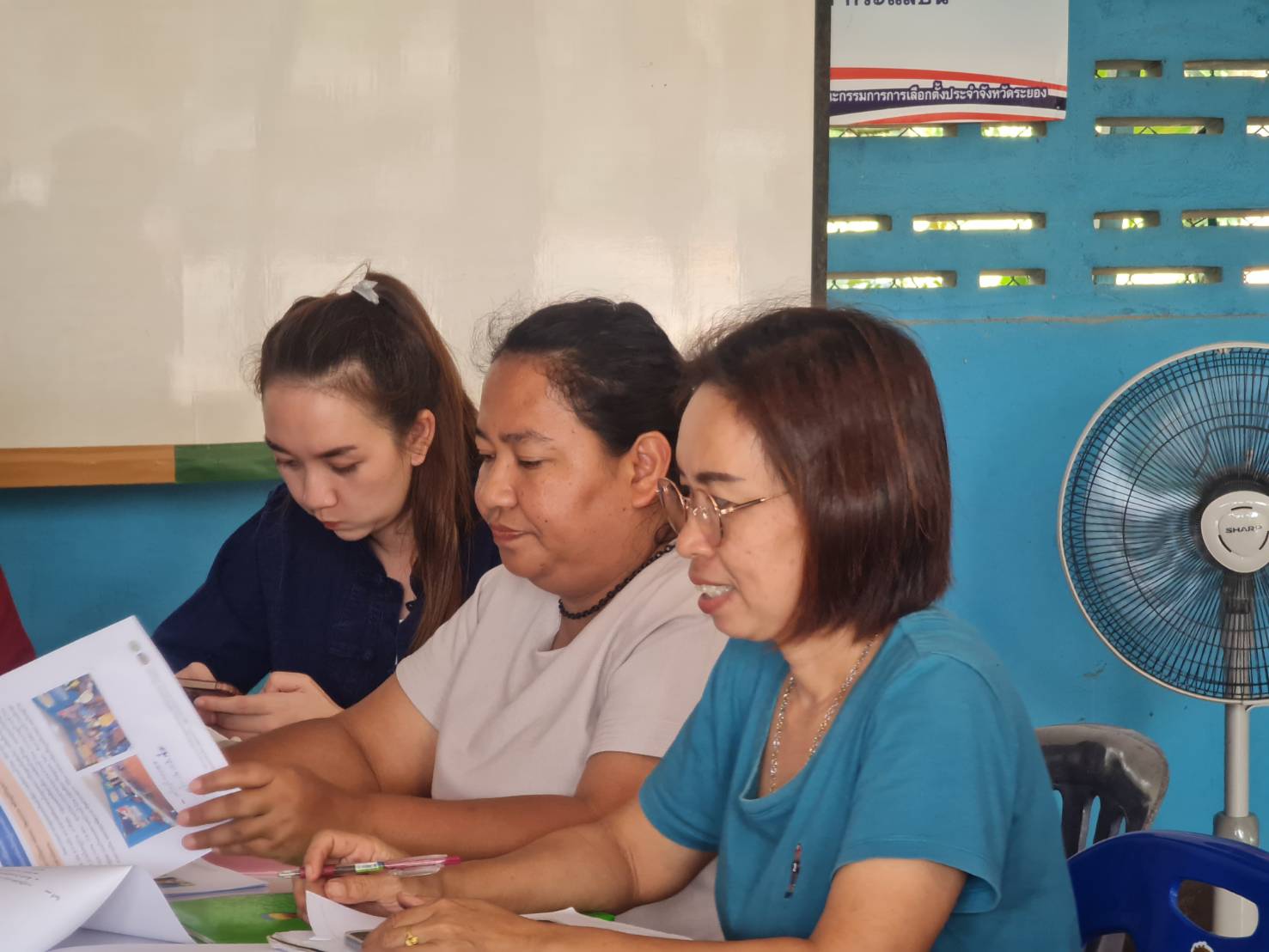 พช.ระยอง ลงพื้นที่เสริมศักยภาพ “กลุ่มออมทรัพย์เพื่อการผลิตบ้านน้ำโจน”