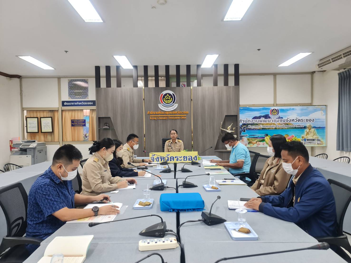 พช.ระยอง ประชุม คณะทำงานติดตามและประกวดหมู่บ้านกองทุนแม่ของแผ่นดินดีเด่นระดับจังหวัด ประจำปีงบประมาณ พ.ศ. 2566?