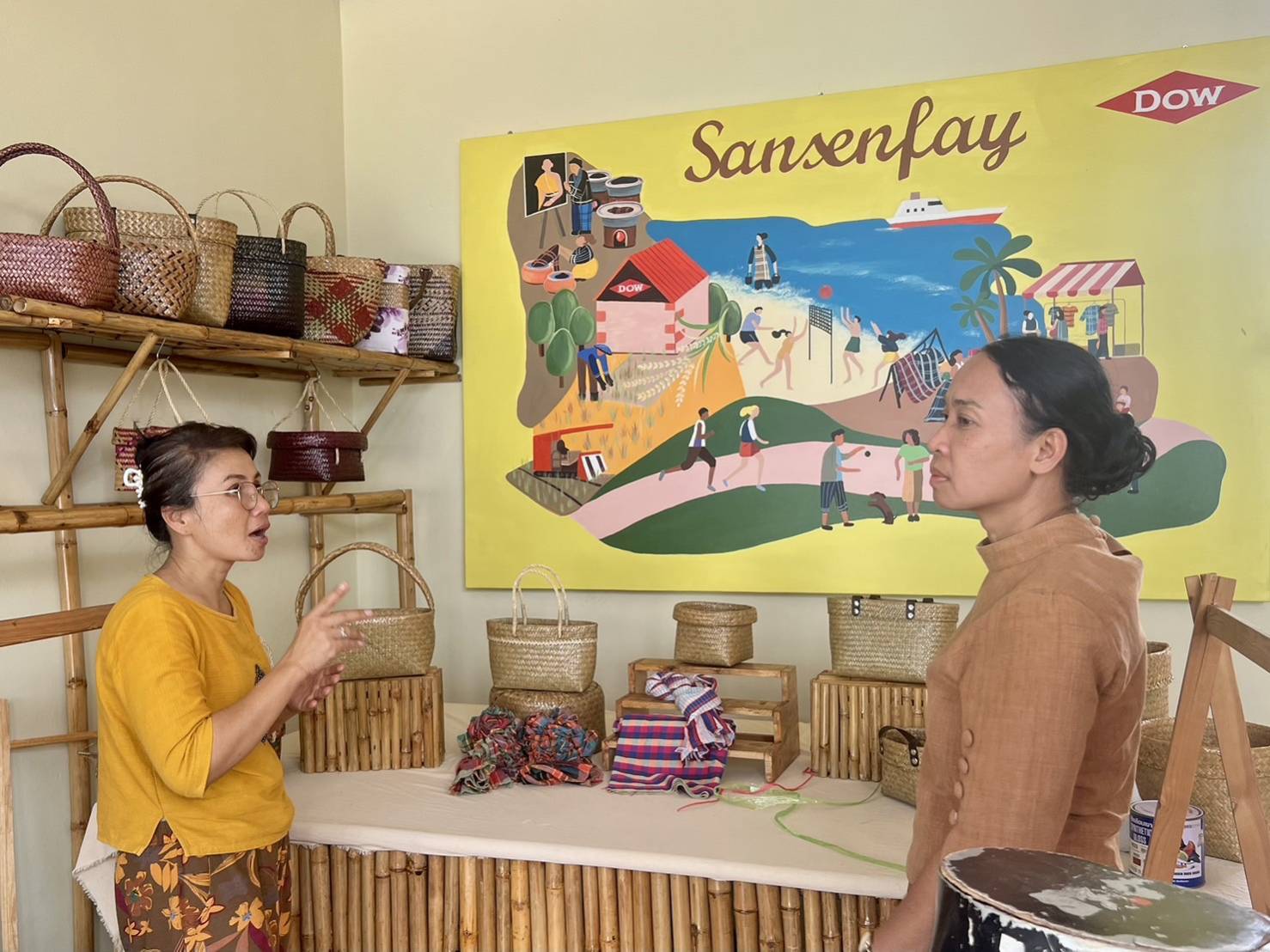 พช.ระยอง ลงพื้นที่ติดตาม สนับสนุนการดำเนินงานโครงการสืบสานอนุรักษ์ศิลป์ผ้าถิ่นไทย ดำรงไว้ในแผ่นดิน อำเภอเมืองระยอง จังหวัดระยอง