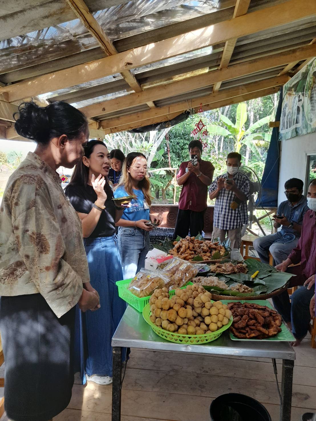 พช.ระยอง ร่วมกับ บริษัท ประชารัฐรักสามัคคีระยอง (วิสาหกิจเพื่อสังคม) จำกัด ขับเคลื่อนการดำเนินงานโครงการพัฒนาเศรษฐกิจฐานรากและประชารัฐ