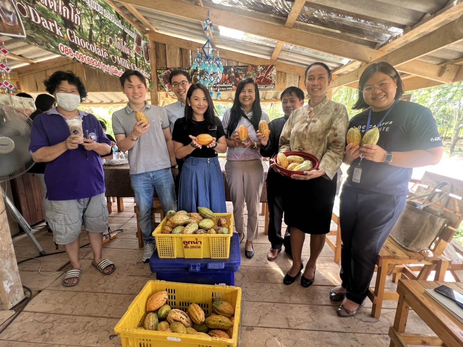 พช.ระยอง ร่วมกับ บริษัท ประชารัฐรักสามัคคีระยอง (วิสาหกิจเพื่อสังคม) จำกัด ขับเคลื่อนการดำเนินงานโครงการพัฒนาเศรษฐกิจฐานรากและประชารัฐ