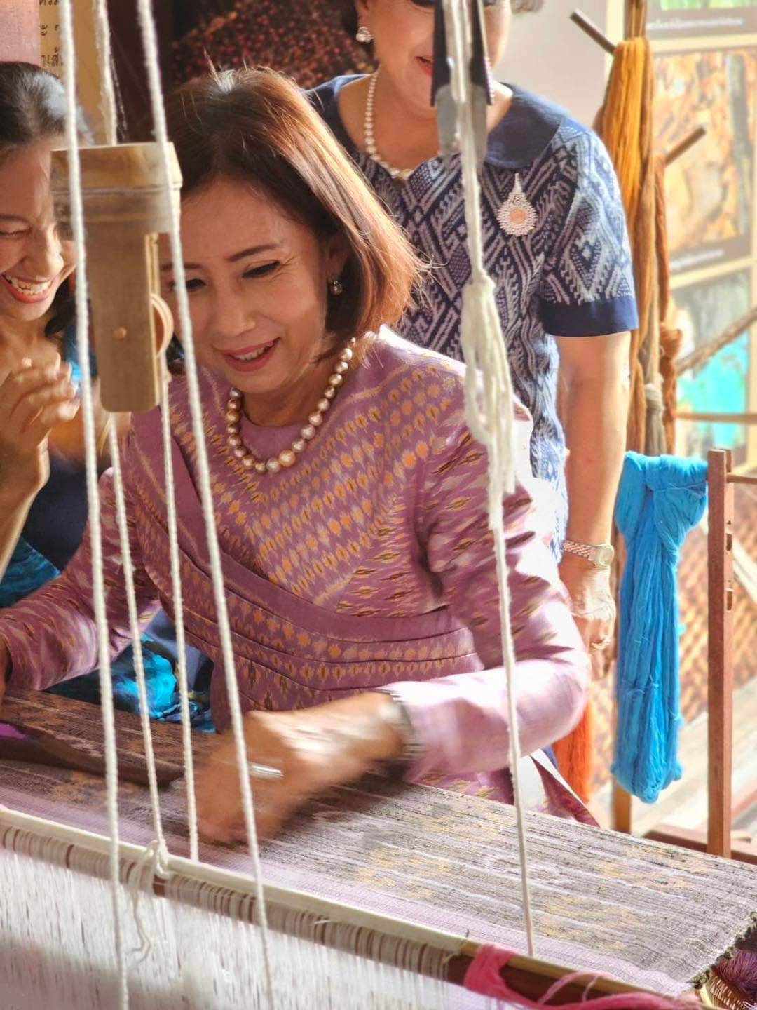 ศูนย์อนุรักษ์ผ้าพื้นถิ่นจังหวัดระยอง ตำบลเพ อำเภอเมืองระยอง จังหวัดระยอง ให้การต้อนรับนางชนินันท์ วงศ์ไตรรัตน์ 