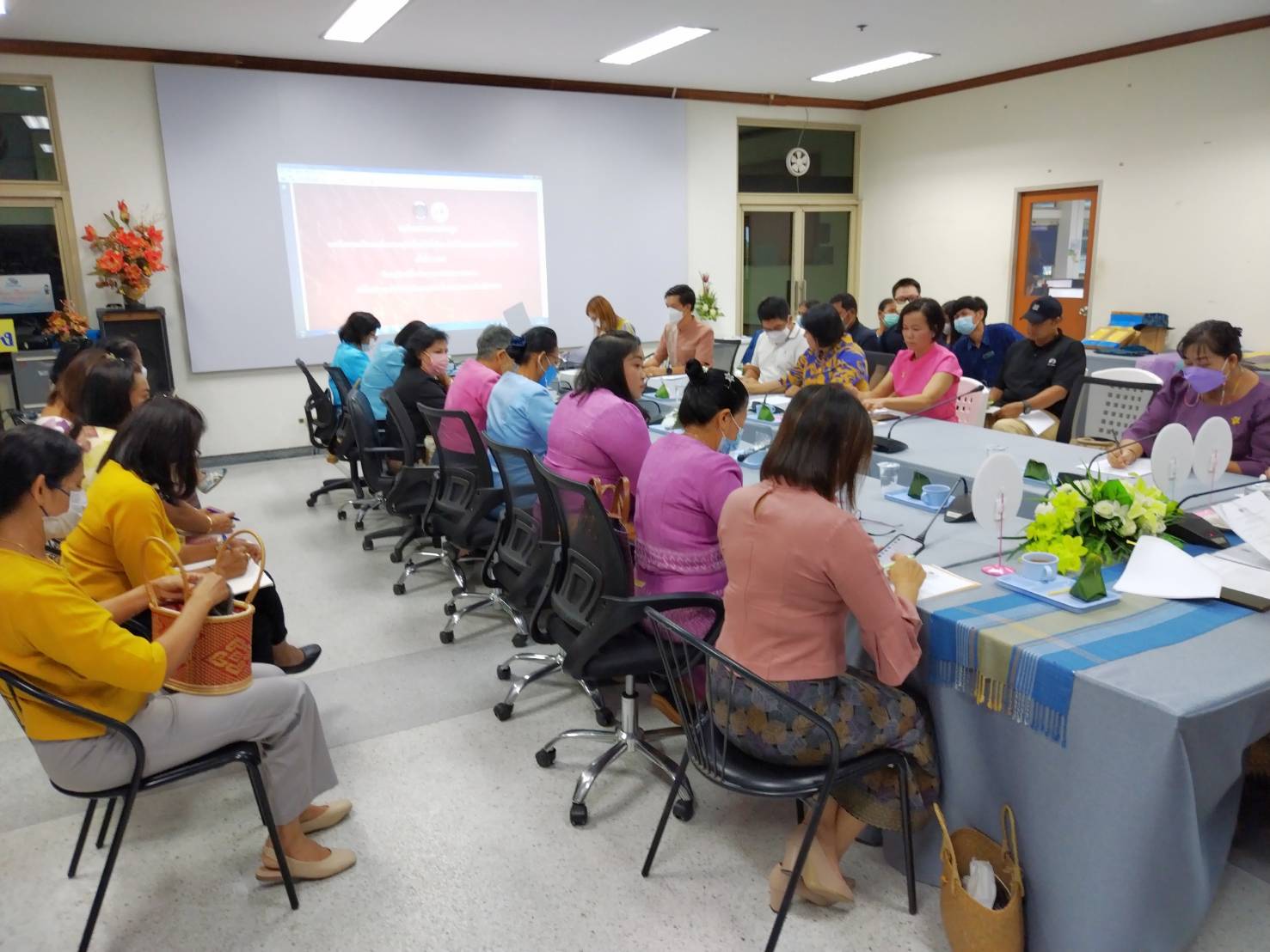 ?พช.ระยองร่วมประชุมการจัดงานสตรีระยองสืบสานอนุรักษ์ศิลป์ผ้าถิ่นไทย เทิดไท้พระบรมราชชนนีพันปีหลวง ครั้งที่ 1/2566