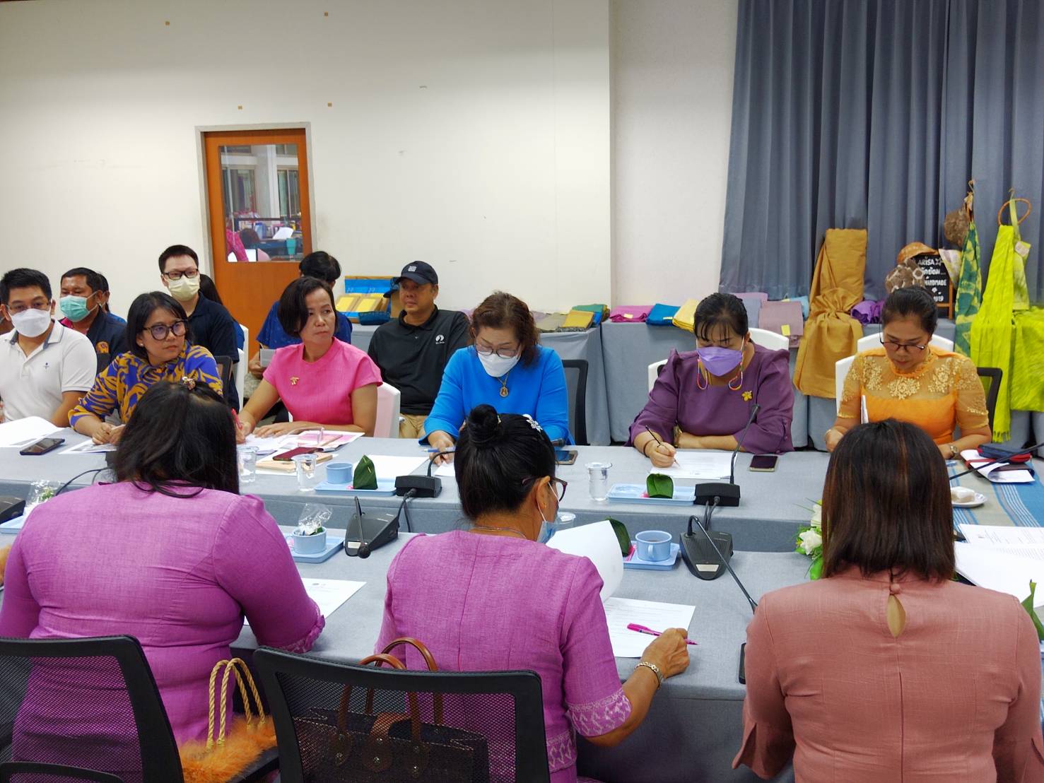 ?พช.ระยองร่วมประชุมการจัดงานสตรีระยองสืบสานอนุรักษ์ศิลป์ผ้าถิ่นไทย เทิดไท้พระบรมราชชนนีพันปีหลวง ครั้งที่ 1/2566