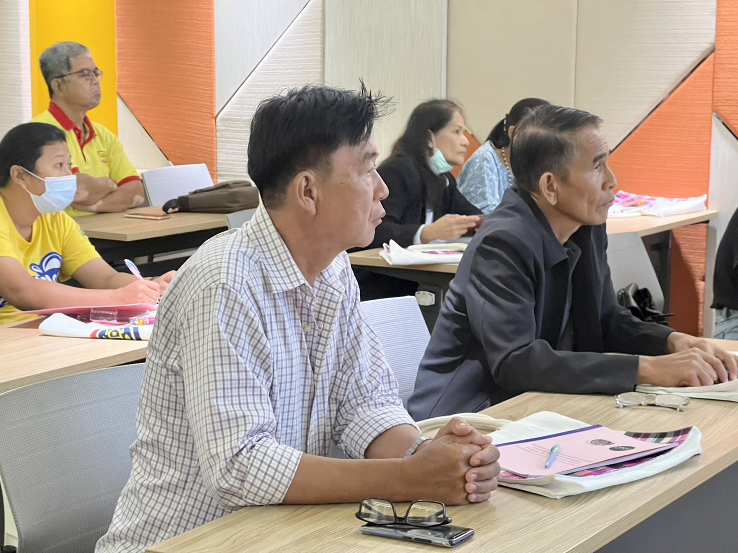 พช.ระยอง จัดประชุมเชิงปฏิบัติการส่งเสริมรายได้จากกิจการอาหารปลอดภัยระดับจังหวัด