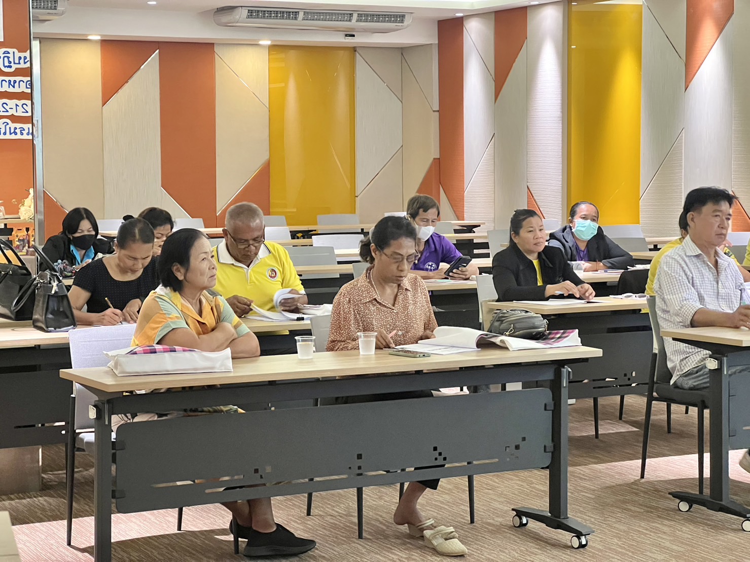 พช.ระยอง จัดประชุมเชิงปฏิบัติการส่งเสริมรายได้จากกิจการอาหารปลอดภัยระดับจังหวัด