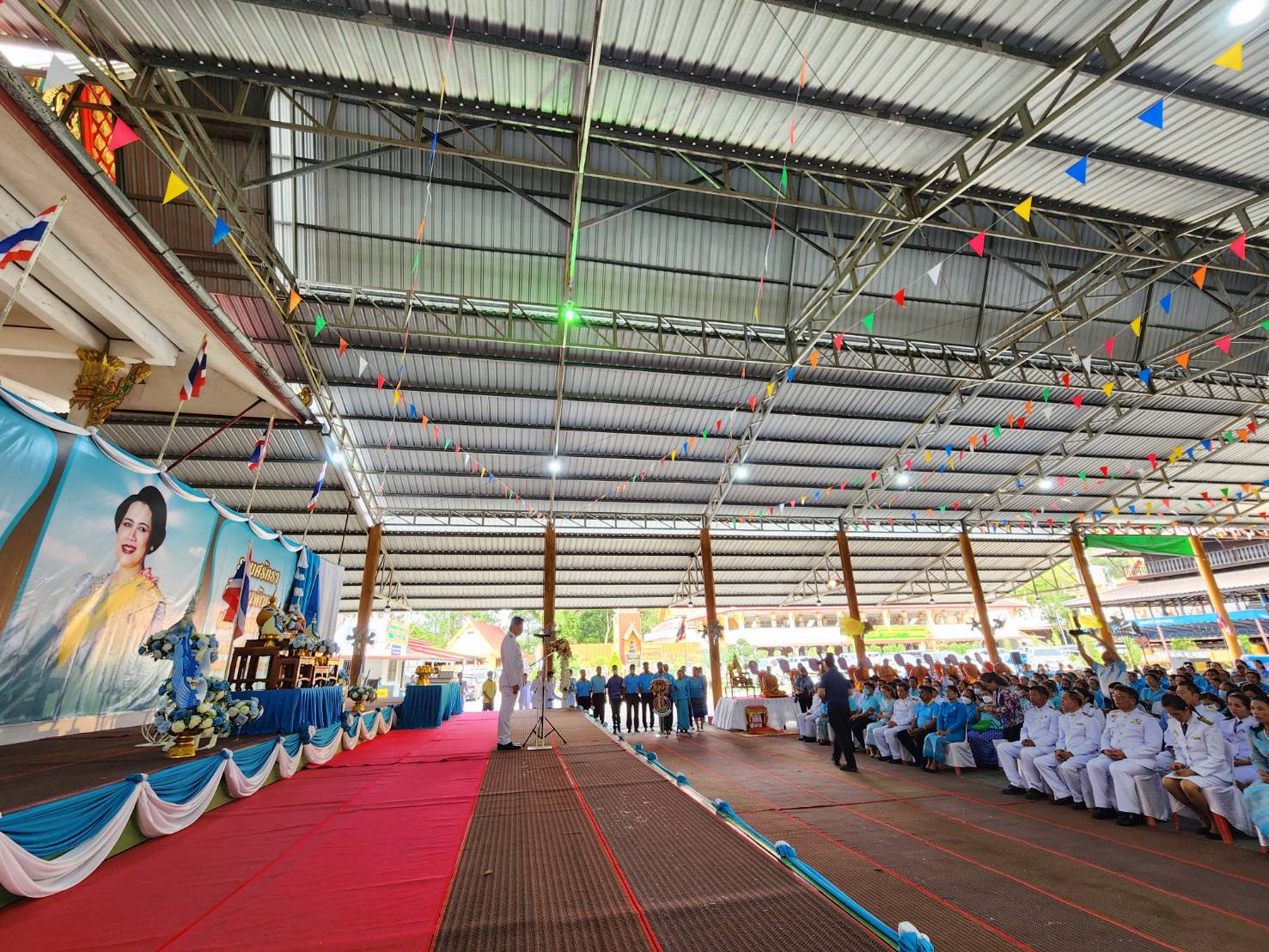 จังหวัดระยอง จัดพิธีมอบเงินพระราชทานขวัญถุงกองทุนแม่ของแผ่นดิน ประจำปี 2566 ภายใต้โครงการ “๙๑ พรรษา ๒๐ ปี กองทุนแม่ของแผ่นดิน ทุนตั้งต้นแห่งความดีงาม ในการป้องกันและแก้ไขปัญหายาเสพติด”