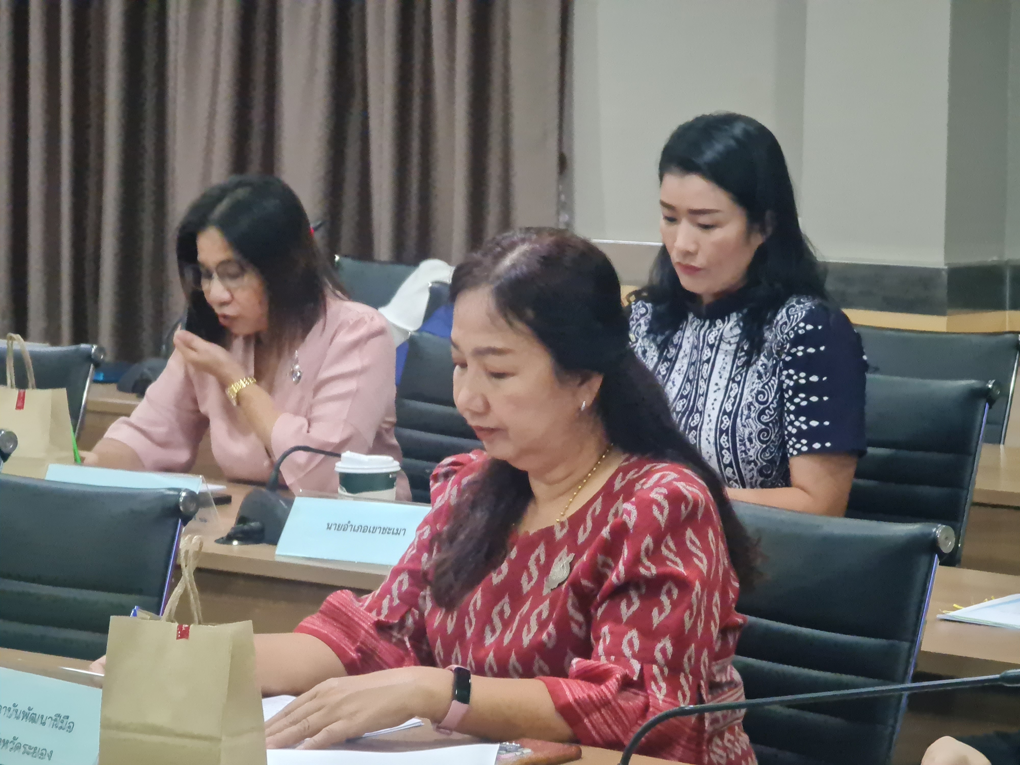 พช.ระยอง จัดประชุมนำเสนอผลการจัดเก็บและรับรองคุณภาพข้อมูล จปฐ. และ กชช. 2ค ประจำปีงบประมาณ พ.ศ. 2566 ระดับจังหวัด