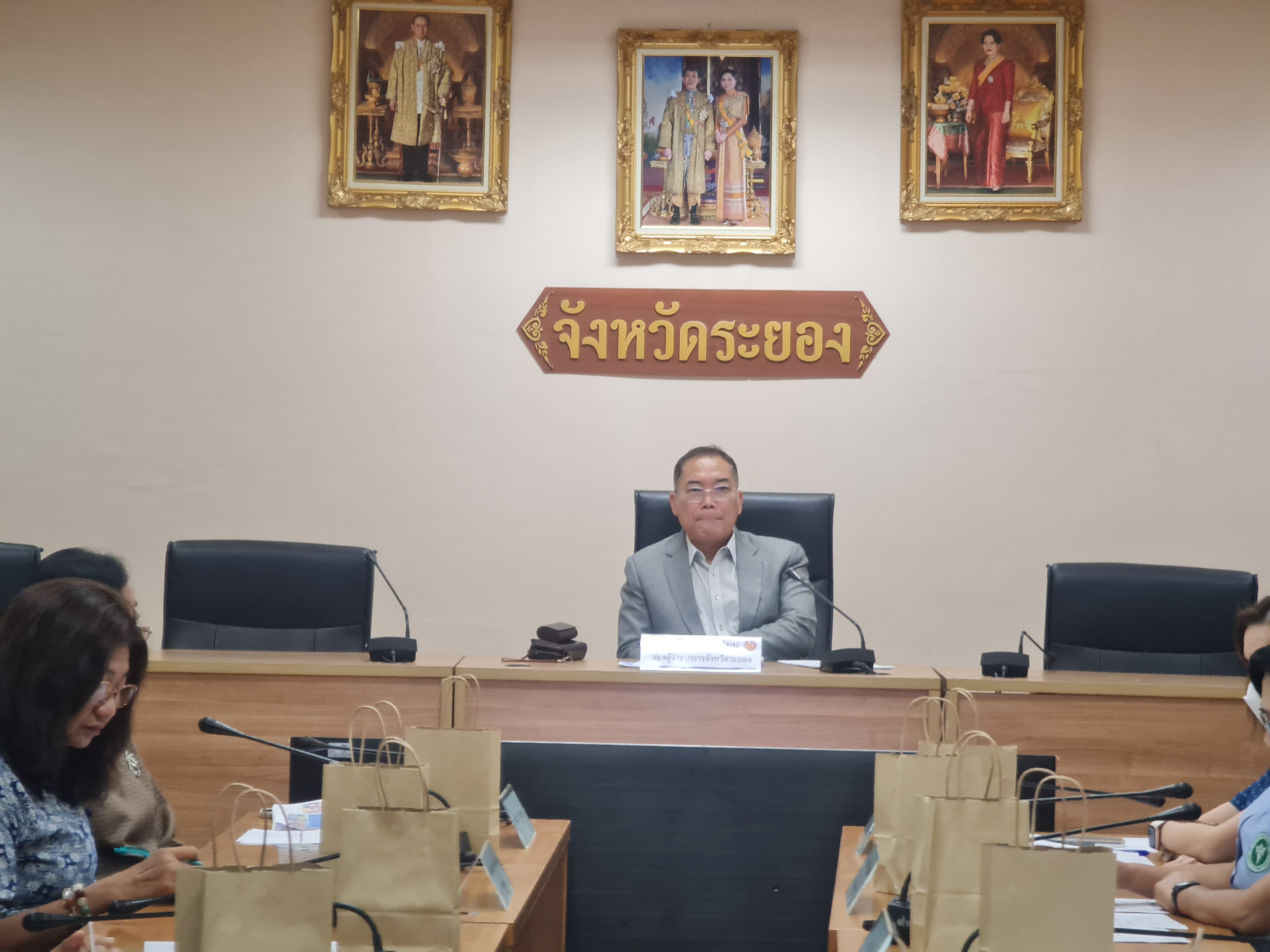 พช.ระยอง จัดประชุมคณะกรรมการบริหารศูนย์อำนวยการขจัดความยากจนและพัฒนาคนทุกช่วงวัยอย่างยั่งยืนตามหลักปรัชญาของเศรษฐกิจพอเพียงจังหวัดระยอง (คจพ.จ.ระยอง) ครั้งที่ 4/2566