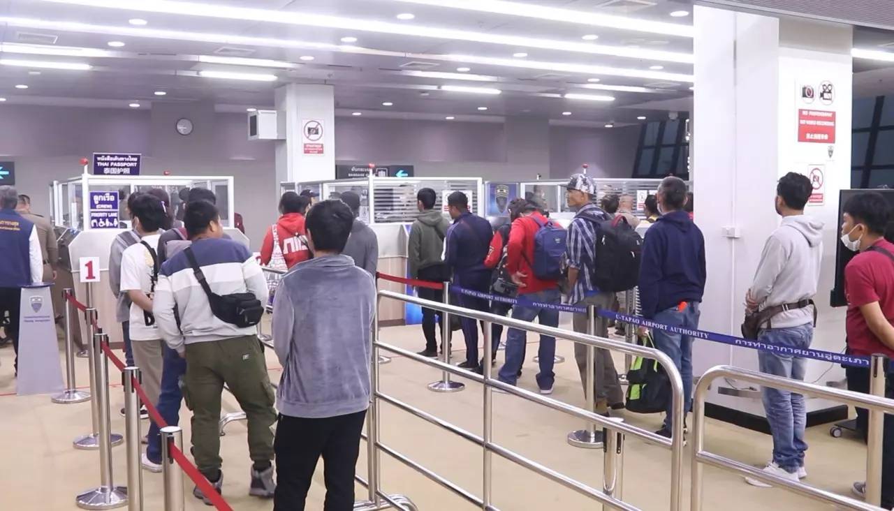 พช.ระยอง ร่วมกับกระทรวงแรงงานฯ และภาคีเครือข่าย ในการ “ร่วมรับคนไทยในอิสราเอลกลับบ้าน”