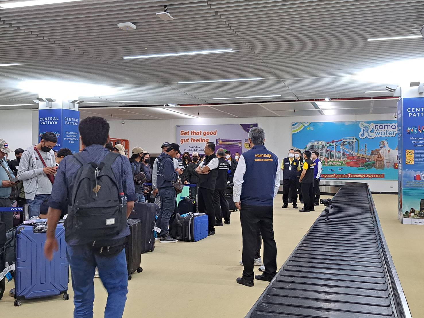 พช.ระยอง ร่วมกับกระทรวงแรงงานฯ และภาคีเครือข่าย ในการ “ร่วมรับคนไทยในอิสราเอลกลับบ้าน”