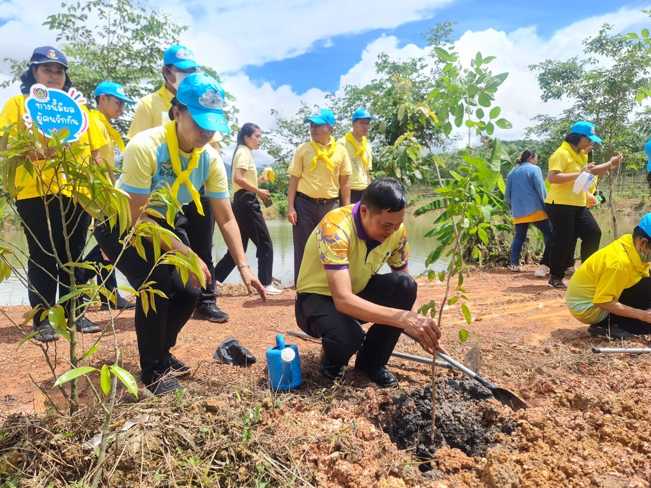พช.ระยอง จัดกิจกรรม “วันรักต้นไม้ประจำปี พ.ศ. 2566” เนื่องในวันคล้ายวันพระราชสมภพของสมเด็จพระศรีนครินทราบรมราชชนนี และกิจกรรม “รวมพลคน โคก หนอง นา เอามื้อ สามัคคี” จังหวัดระยอง ครั้งที่ 7/2566