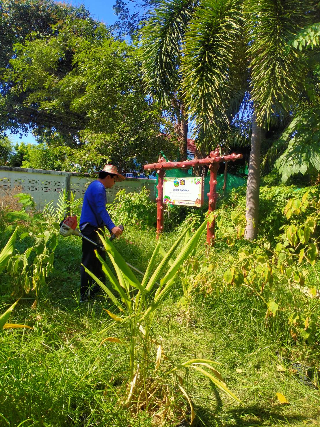 พช.ระยอง ลงพื้นที่ติดตามโครงการ กข.คจ. อ.วังจันทร์ 