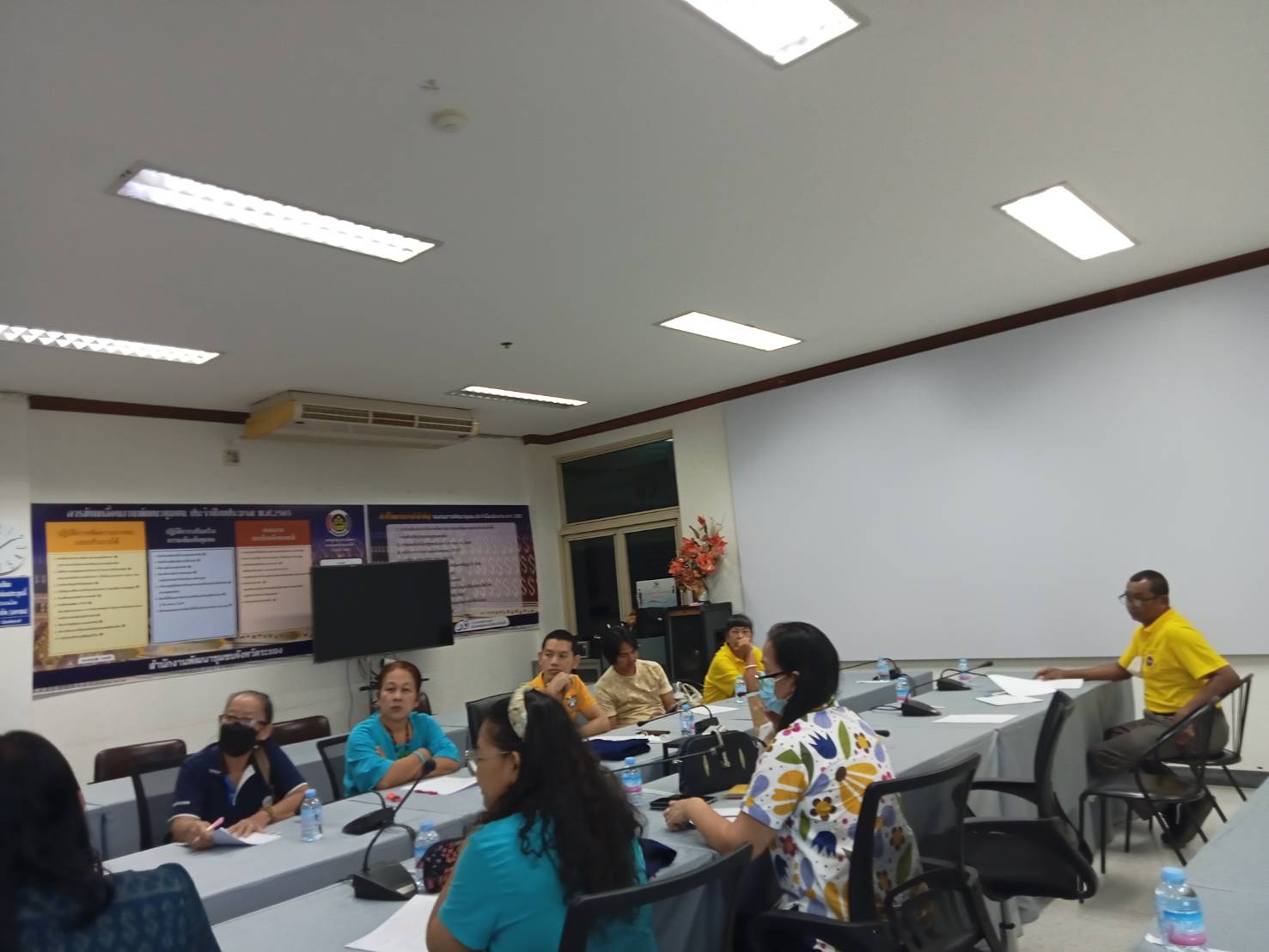 พช.ระยอง ร่วมประชุม เรื่องการส่งเสริมการใช้ผลิตภัณฑ์ OTOP เป็นของขวัญของฝาก ในช่วงเทศกาลปีใหม่ ปี 2567