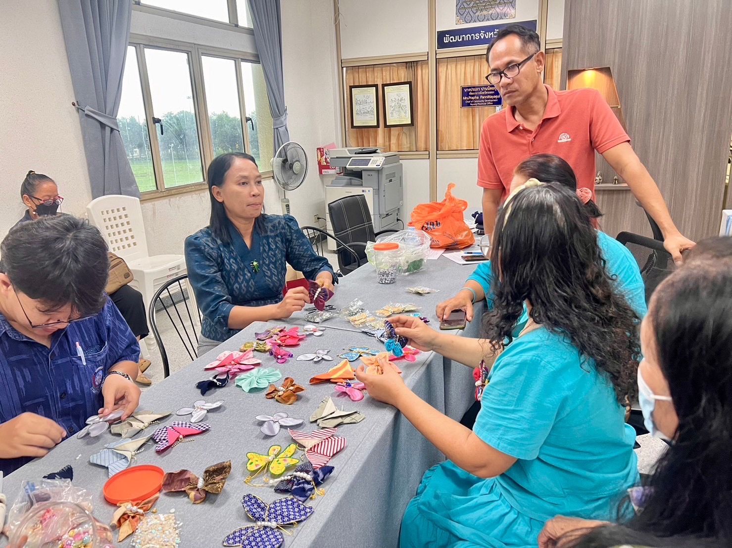 พช.ระยอง ร่วมประชุม เรื่องการส่งเสริมการใช้ผลิตภัณฑ์ OTOP เป็นของขวัญของฝาก ในช่วงเทศกาลปีใหม่ ปี 2567