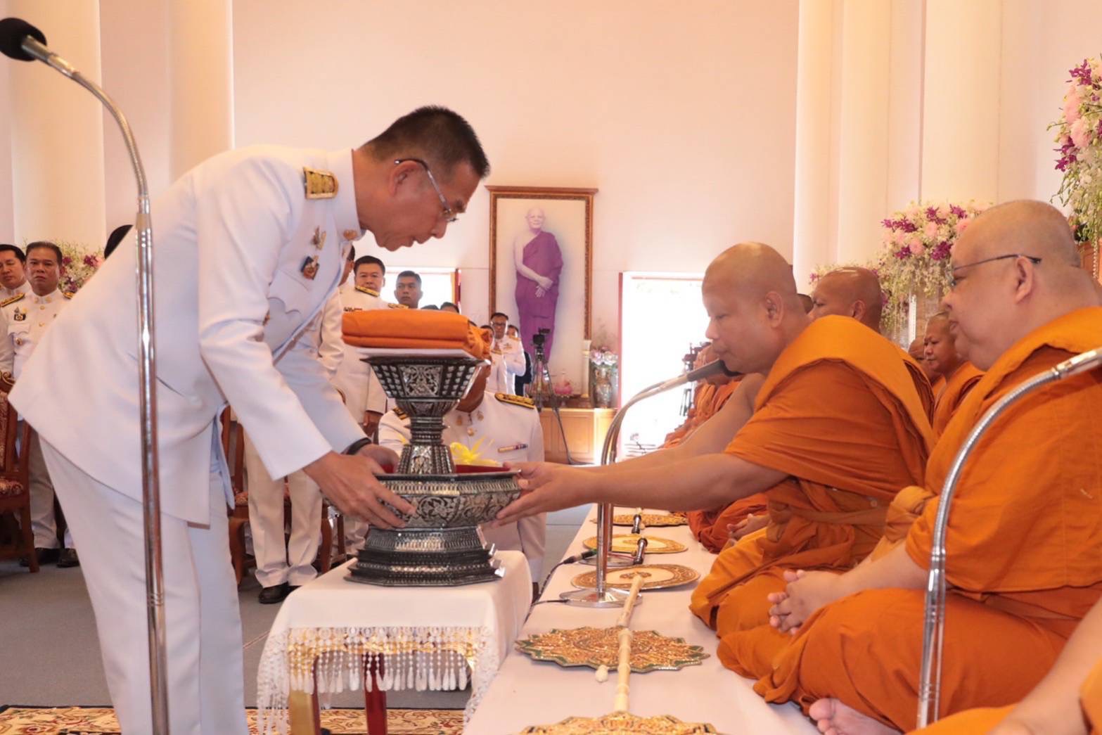 พระบาทสมเด็จพระเจ้าอยู่หัว ทรงพระกรุณาโปรดเกล้าฯ พระราชทานผ้าพระกฐิน ประจำปี พ.ศ. 2566 ให้กรมการพัฒนาชุมชน