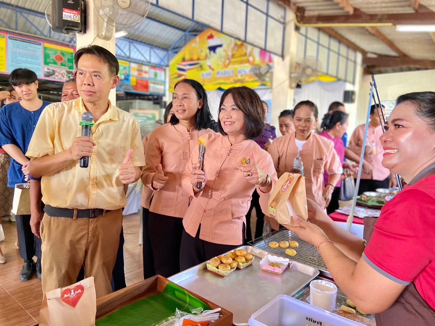 ภาพโครงการส่งเสริมการท่องเที่ยวเชิงสร้างสรรค์ที่นักท่องเที่ยวลงมือปฏิบัติ กิจกรรมส่งเสริมการเรียนรู้ที่นักท่องเที่ยวลงมือปฏิบัติ (D-HOPE)