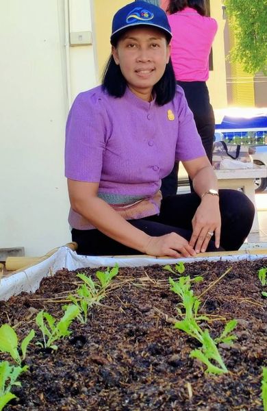 พช.ระยอง ขับเคลื่อนการน้อมนำแนวพระราชดำริของสมเด็จพระกนิษฐาธิราชเจ้า กรมสมเด็จพระเทพรัตนราชสุดาฯ สยามบรมราชกุมารี สู่ปฏิบัติการปลูกผักสวนครัว เพื่อสร้างความมั่นคงทางอาหาร  กิจกรรมผู้นำต้องทำก่อน และ”บ้านนี้มีรักปลูกผักกินเอง”