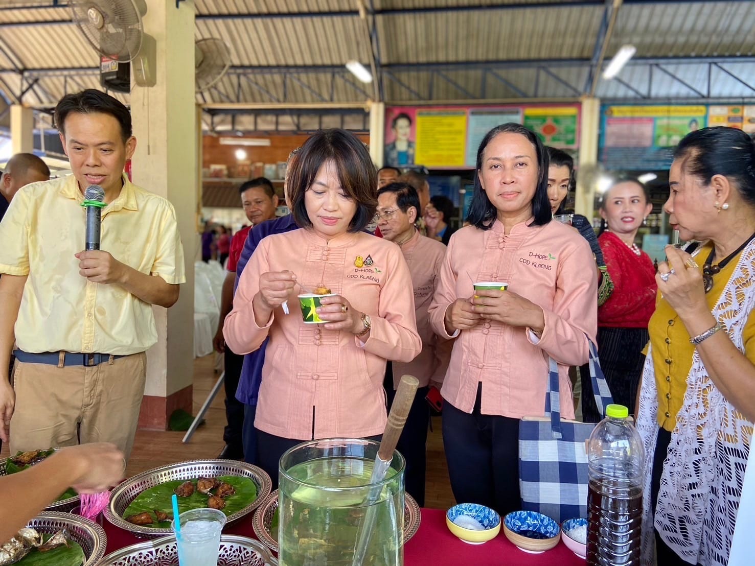 ภาพโครงการส่งเสริมการท่องเที่ยวเชิงสร้างสรรค์ที่นักท่องเที่ยวลงมือปฏิบัติ กิจกรรมส่งเสริมการเรียนรู้ที่นักท่องเที่ยวลงมือปฏิบัติ (D-HOPE)
